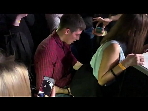 ❤️ Tinuod nga sekso sa usa ka nightclub sa Russia. Ang 18-anyos nga Ruso nga babaye sa anus ug puwerta nakighilawas sa usa ka nightclub ️  Sex sa ceb.superpornpics.ru ❌❤